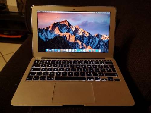 **IMMACULATE**Amazing Apple Macbook Air*EARLY 2015*i5-5250U*4GB RAM*128GB SSD*BACKLIT*70 CYCLES!